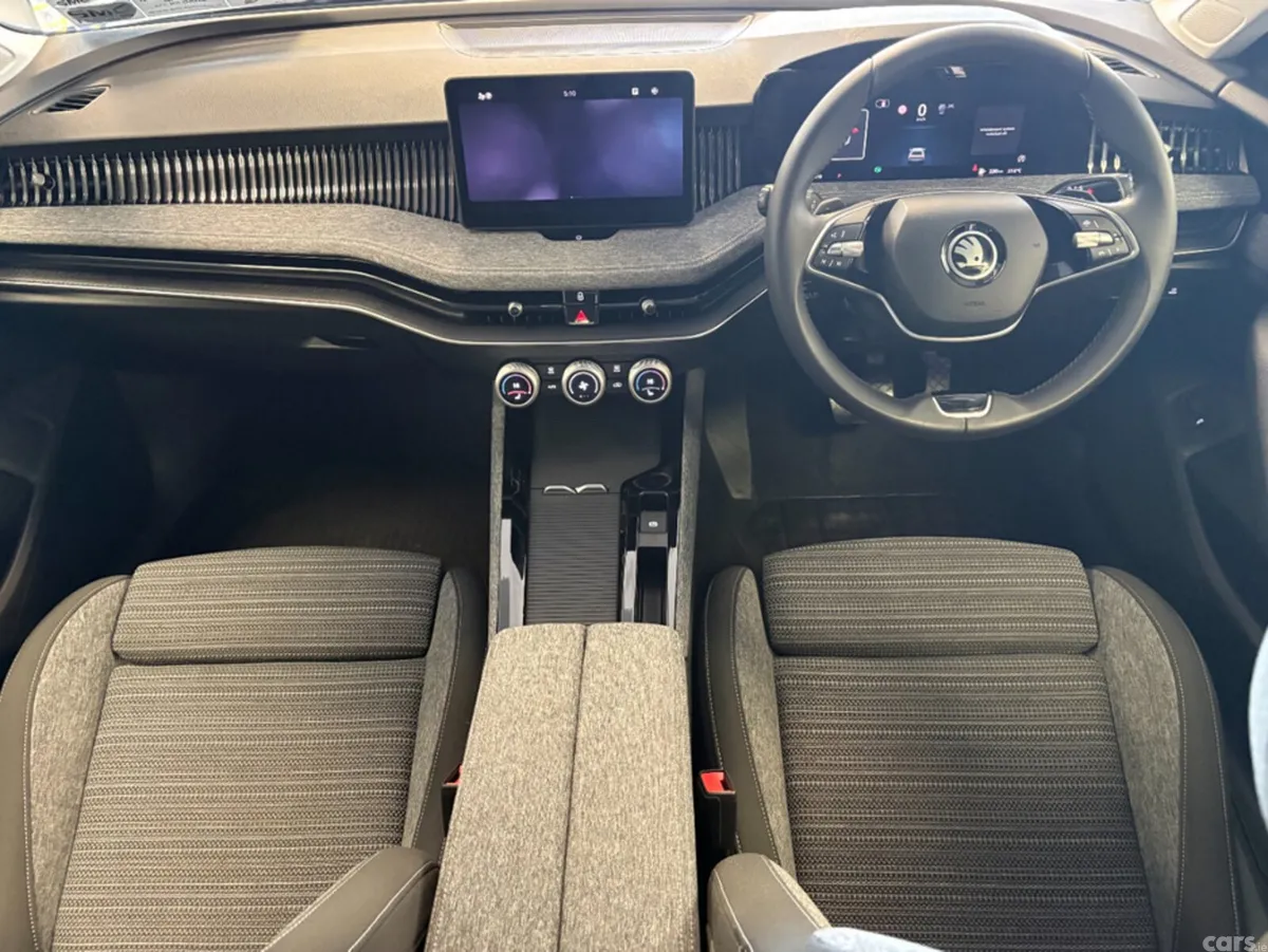 Skoda Superb Hatchback, Diesel, 2024, Blue