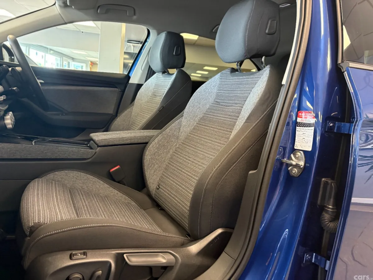 Skoda Superb Hatchback, Diesel, 2024, Blue