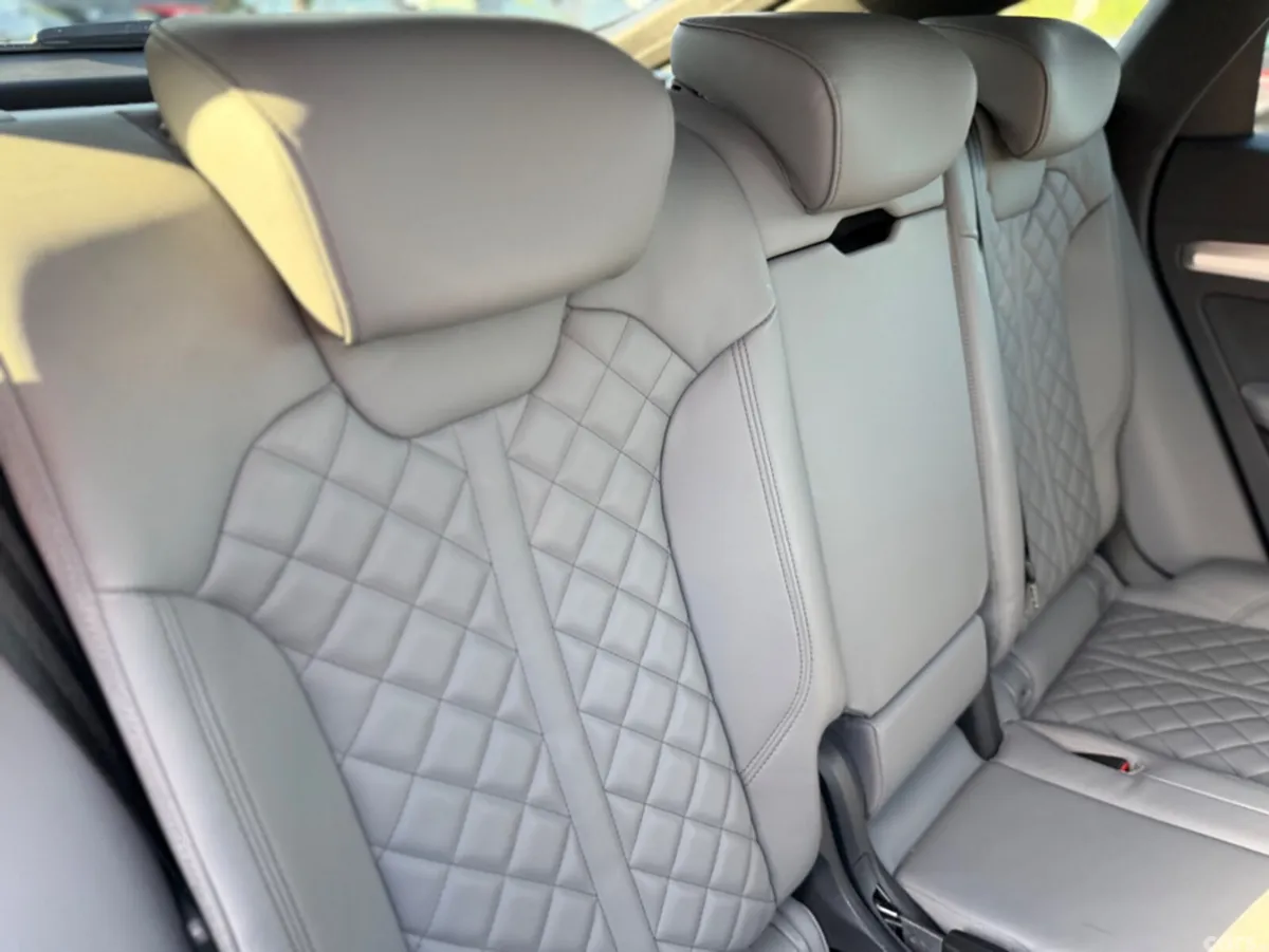 Audi Q5 SUV, Diesel, 2022, Blue