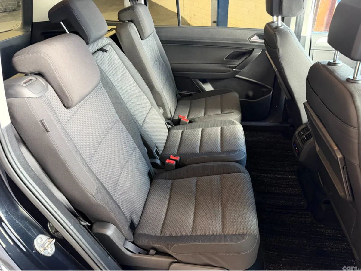 Volkswagen Touran MPV, Diesel, 2020, Black