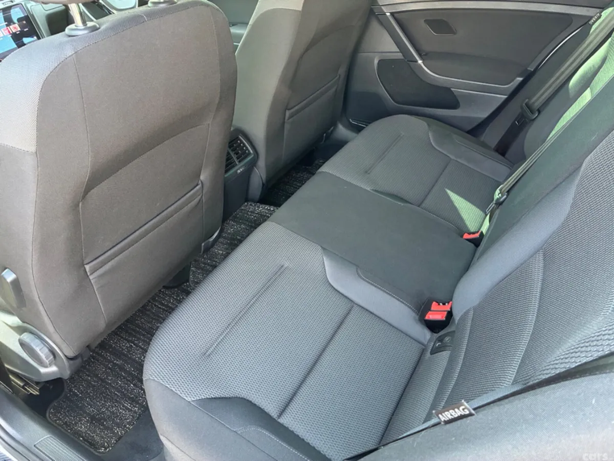 Volkswagen Golf Hatchback, Petrol, 2018, White