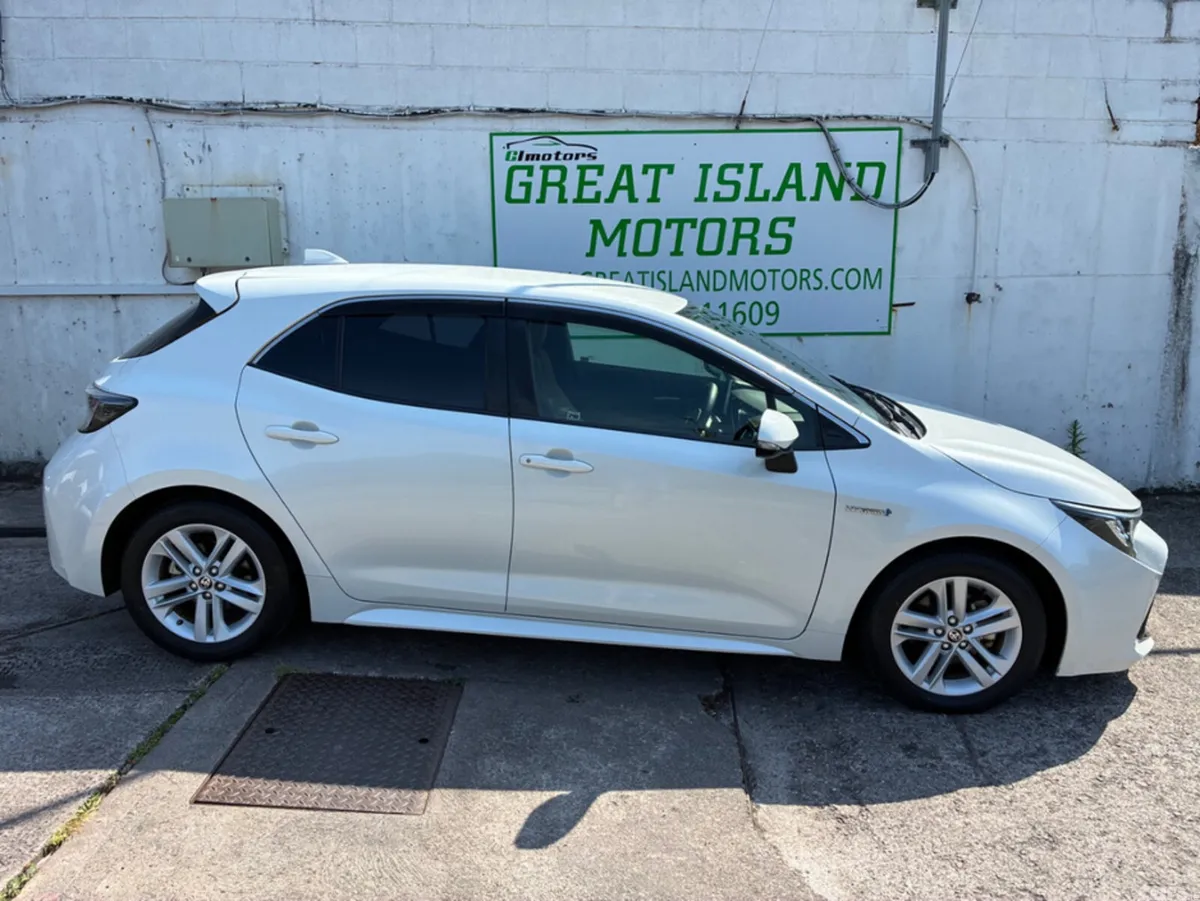 Toyota Corolla Hatchback, Petrol Hybrid, 2019, White