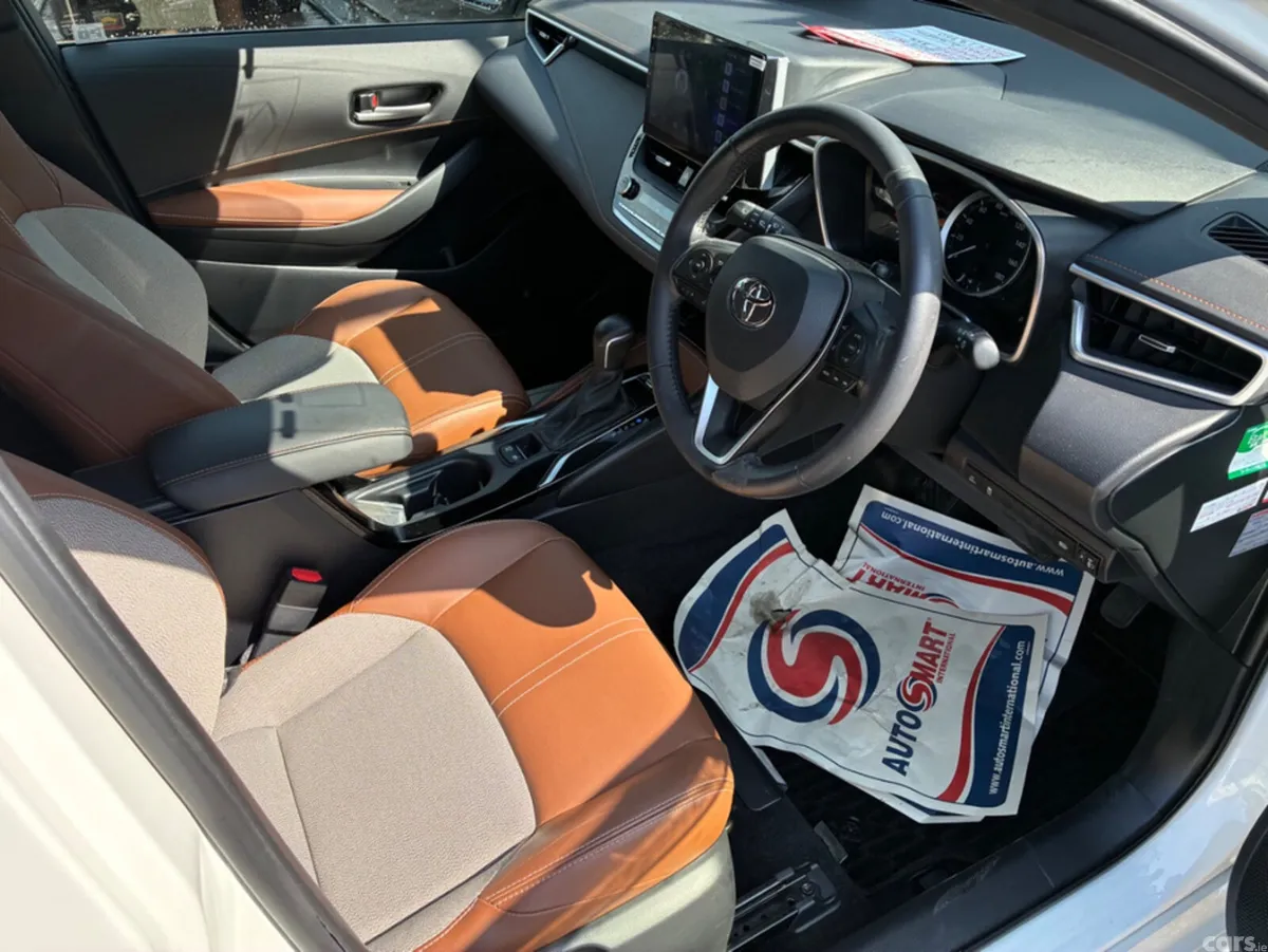 Toyota Corolla Hatchback, Petrol Hybrid, 2019, White