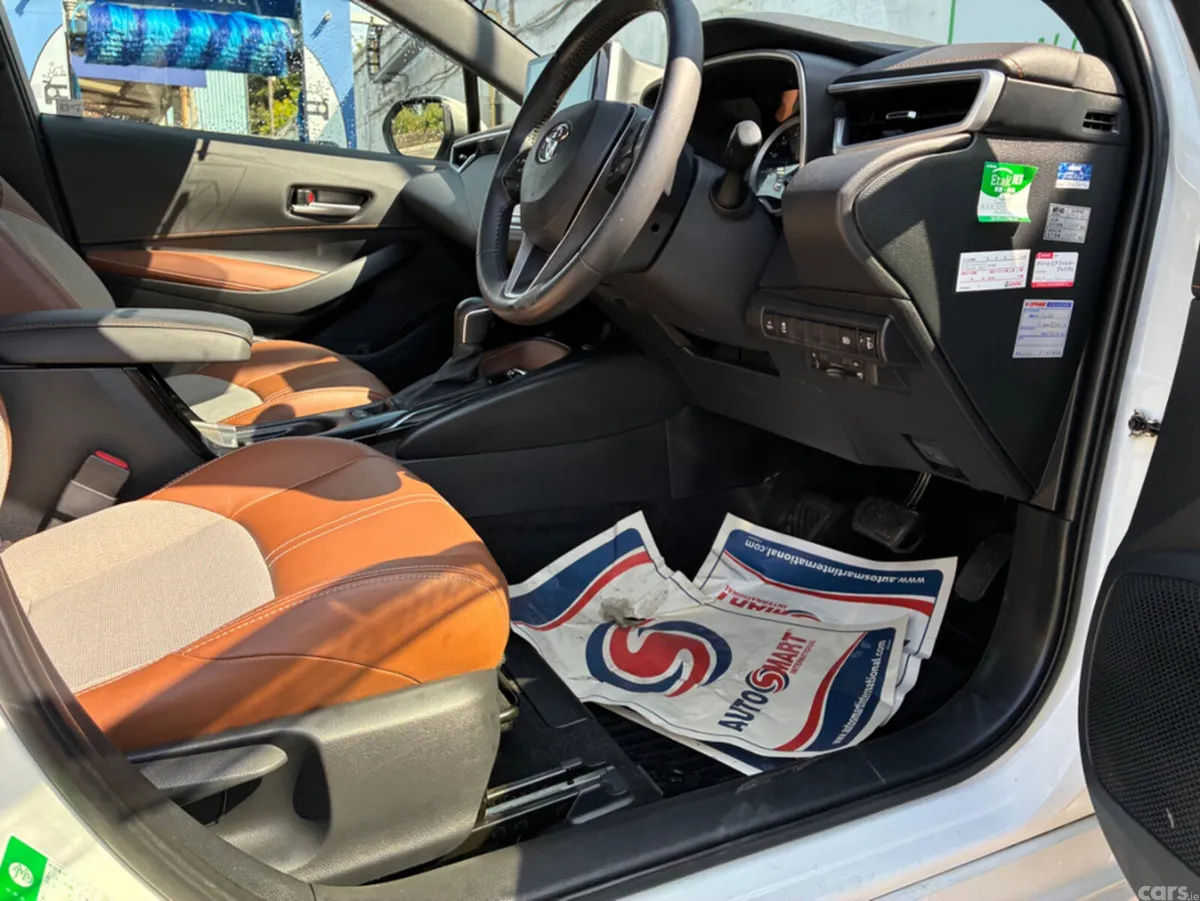 Toyota Corolla Hatchback, Petrol Hybrid, 2019, White