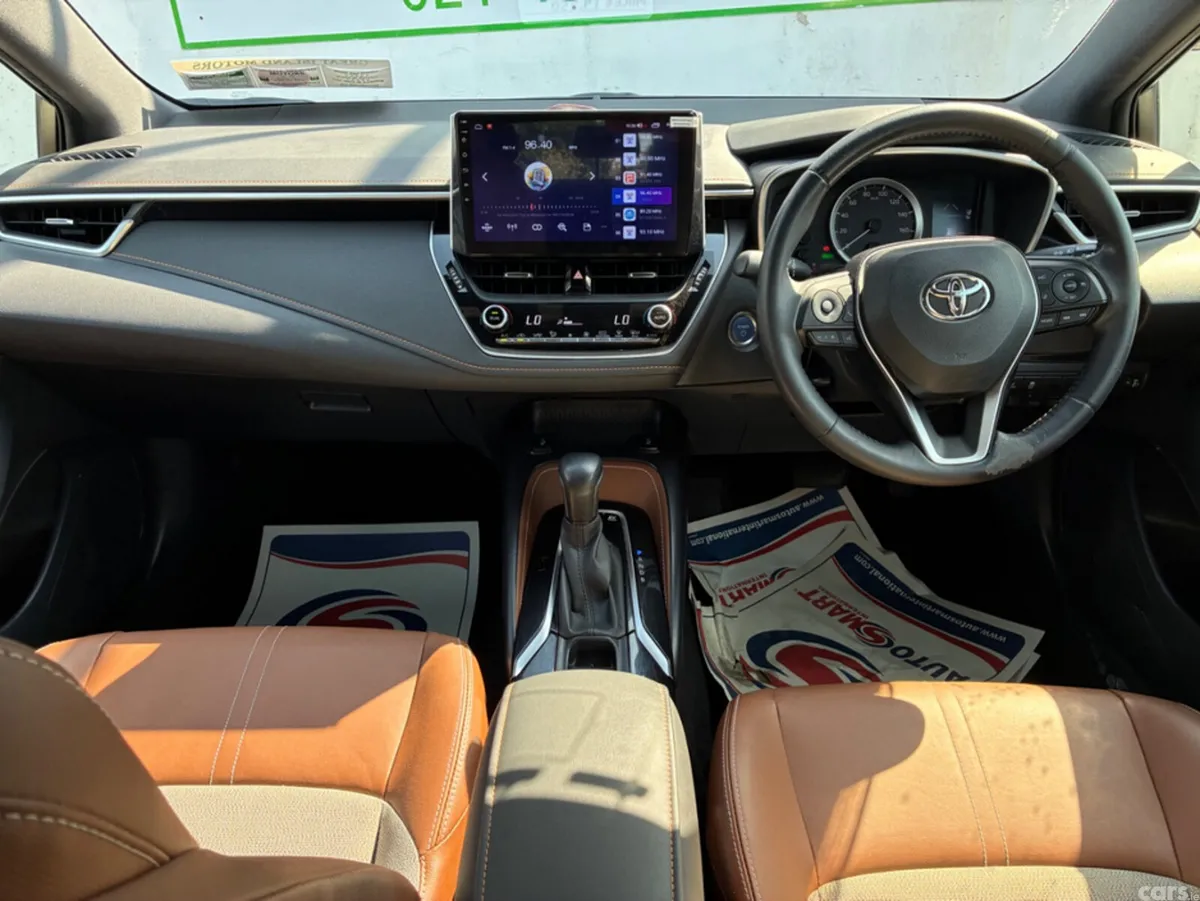 Toyota Corolla Hatchback, Petrol Hybrid, 2019, White