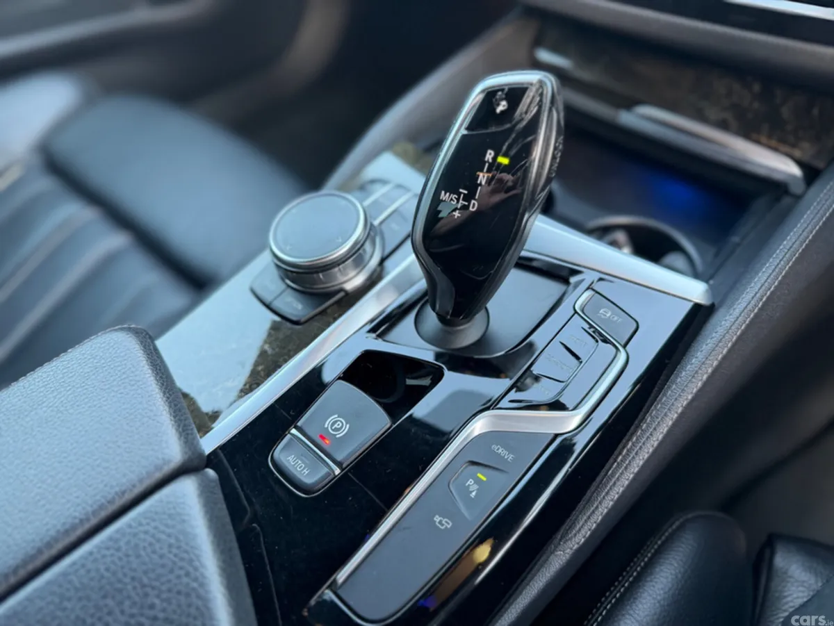 BMW 5-Series Saloon, Petrol Plug-in Hybrid, 2017, White