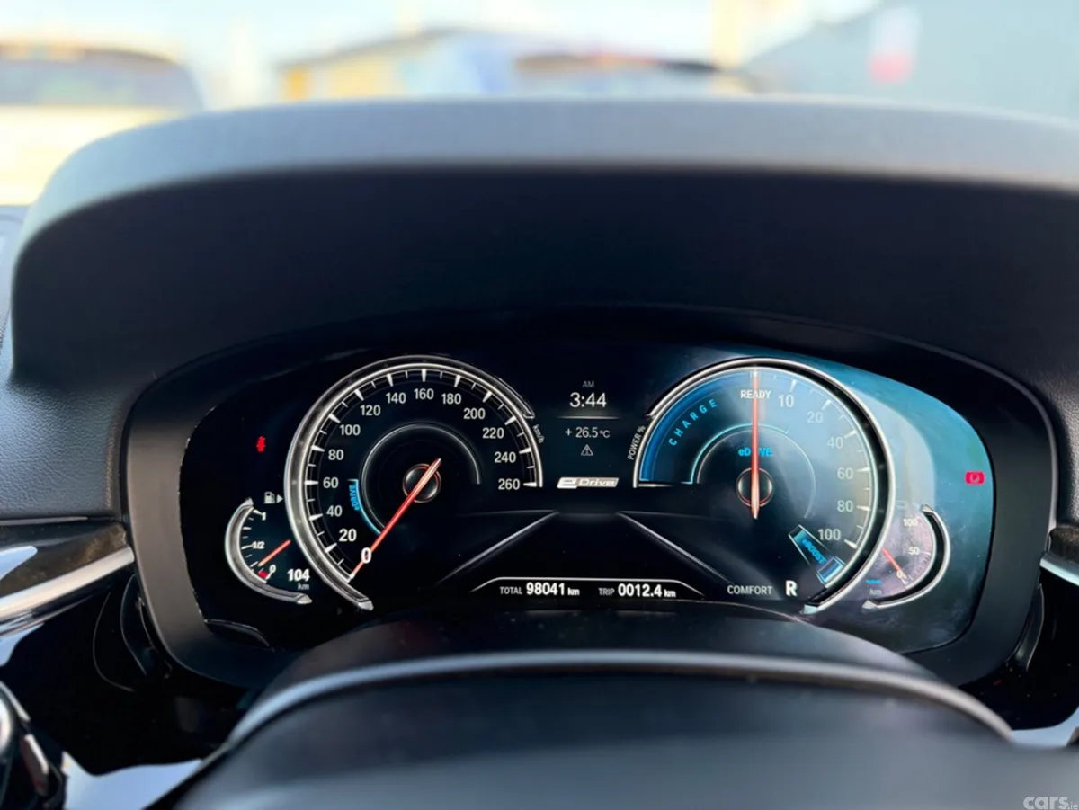 BMW 5-Series Saloon, Petrol Plug-in Hybrid, 2017, White