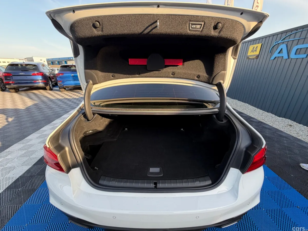 BMW 5-Series Saloon, Petrol Plug-in Hybrid, 2017, White