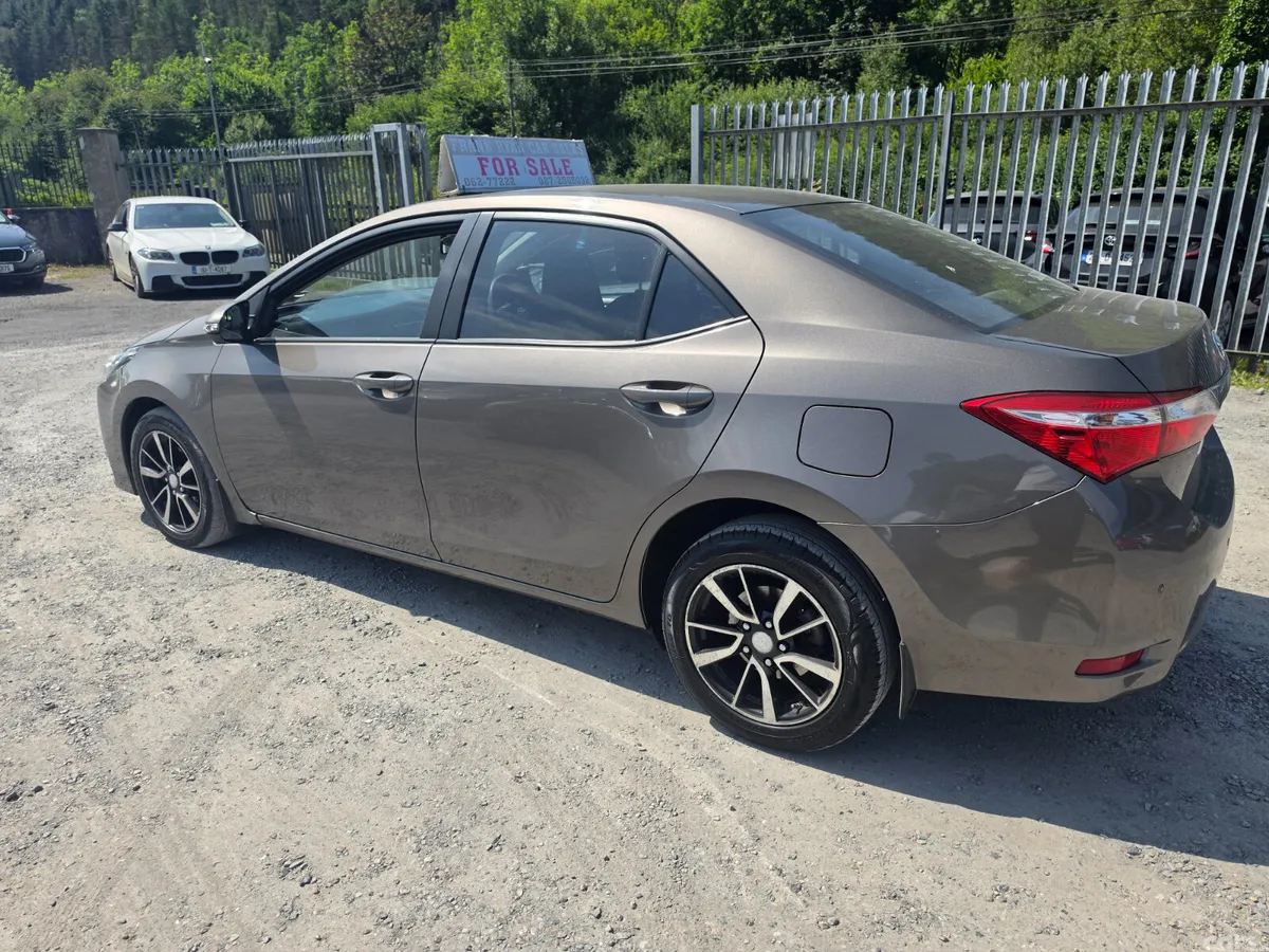 Toyota Corolla Saloon, Diesel, 2017, Grey