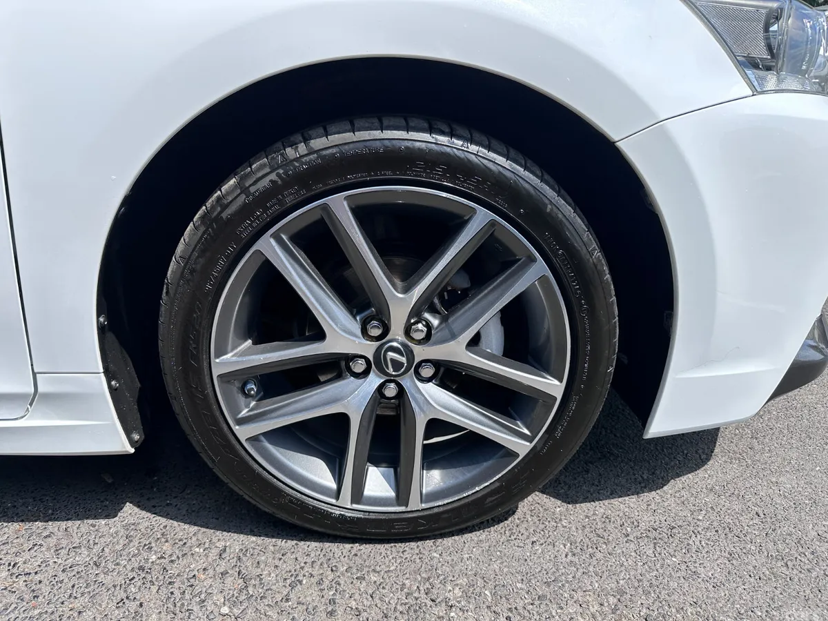 Lexus CT Hatchback, Petrol Hybrid, 2016, White