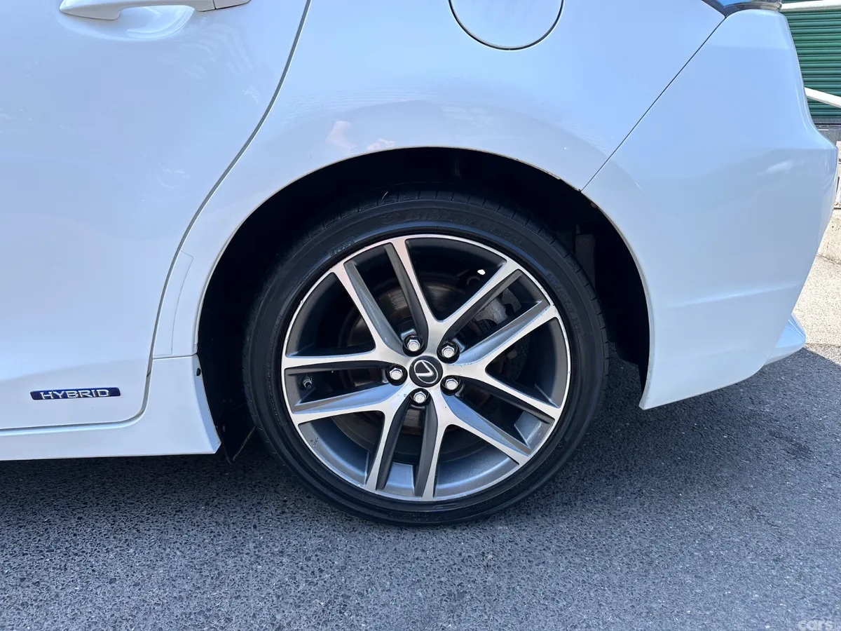 Lexus CT Hatchback, Petrol Hybrid, 2016, White