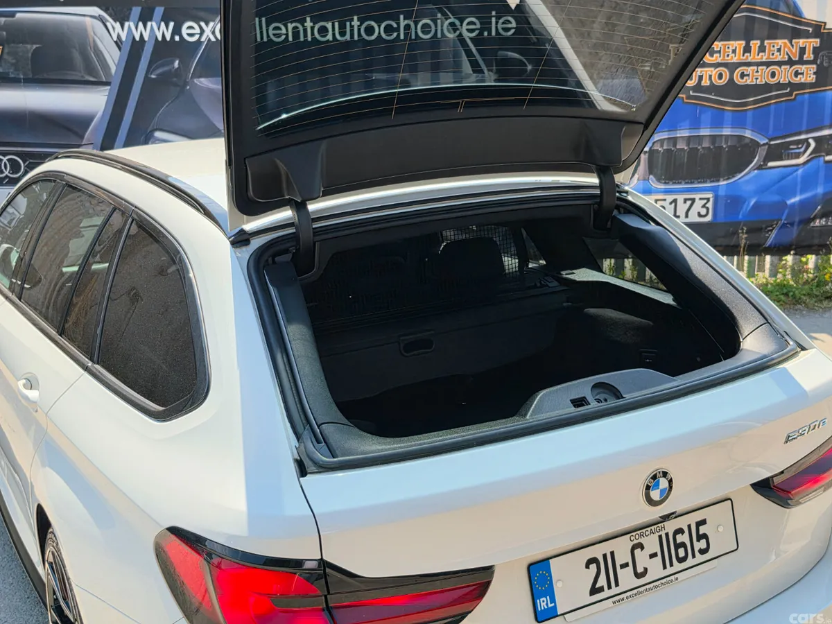 BMW 5-Series Estate, Petrol Plug-in Hybrid, 2021, White