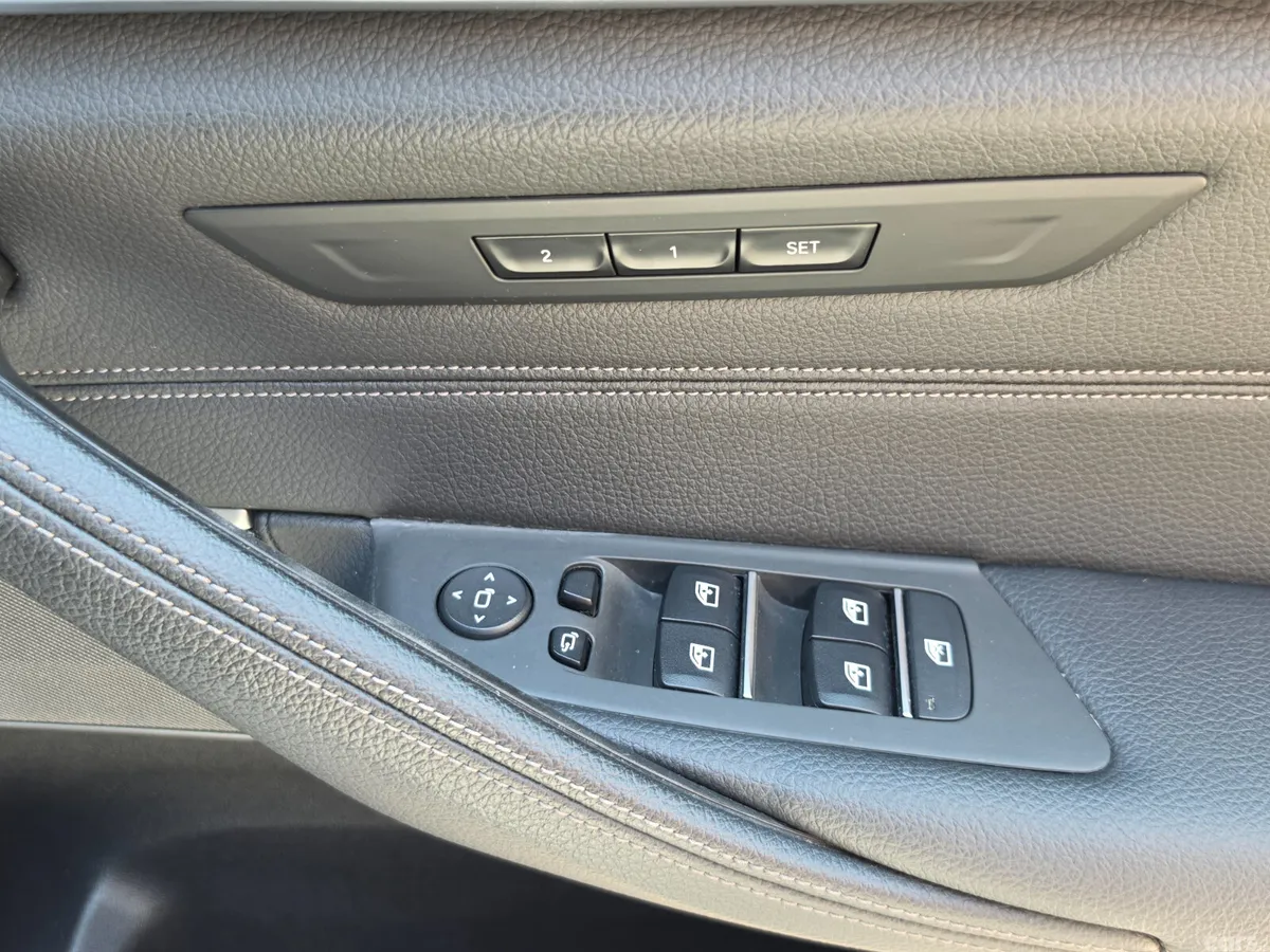 BMW 5-Series Estate, Petrol Plug-in Hybrid, 2021, White