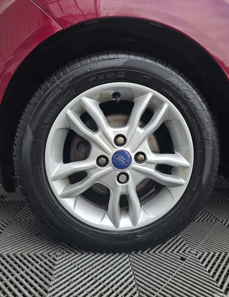 Ford Fiesta Hatchback, Petrol, 2015, Pink