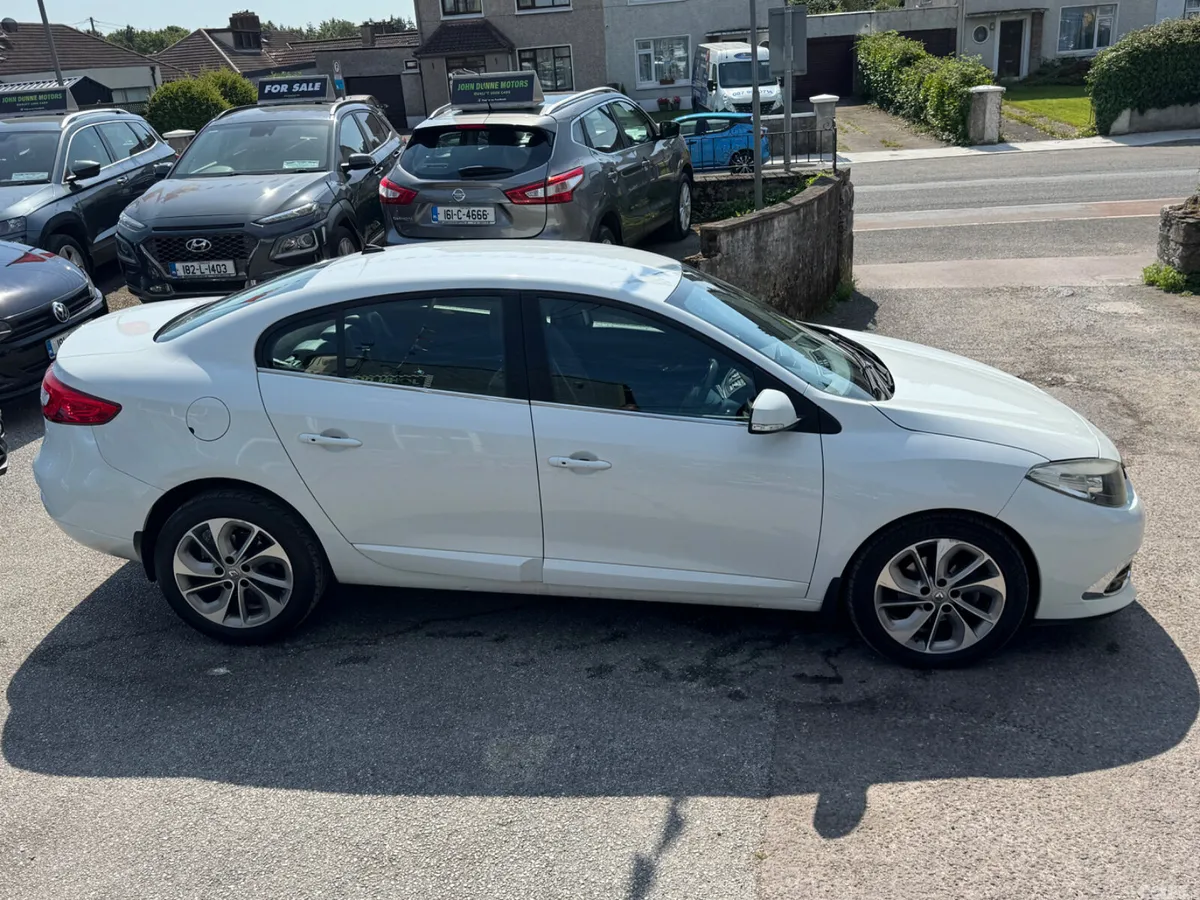 Renault Fluence Saloon, Diesel, 2015, White