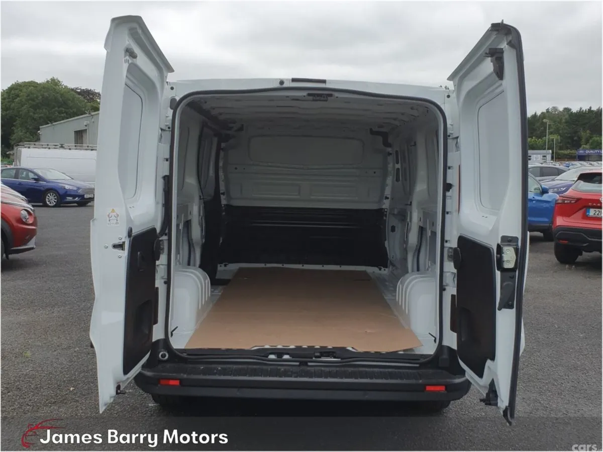 Nissan Primastar MPV, Diesel, 2026, White