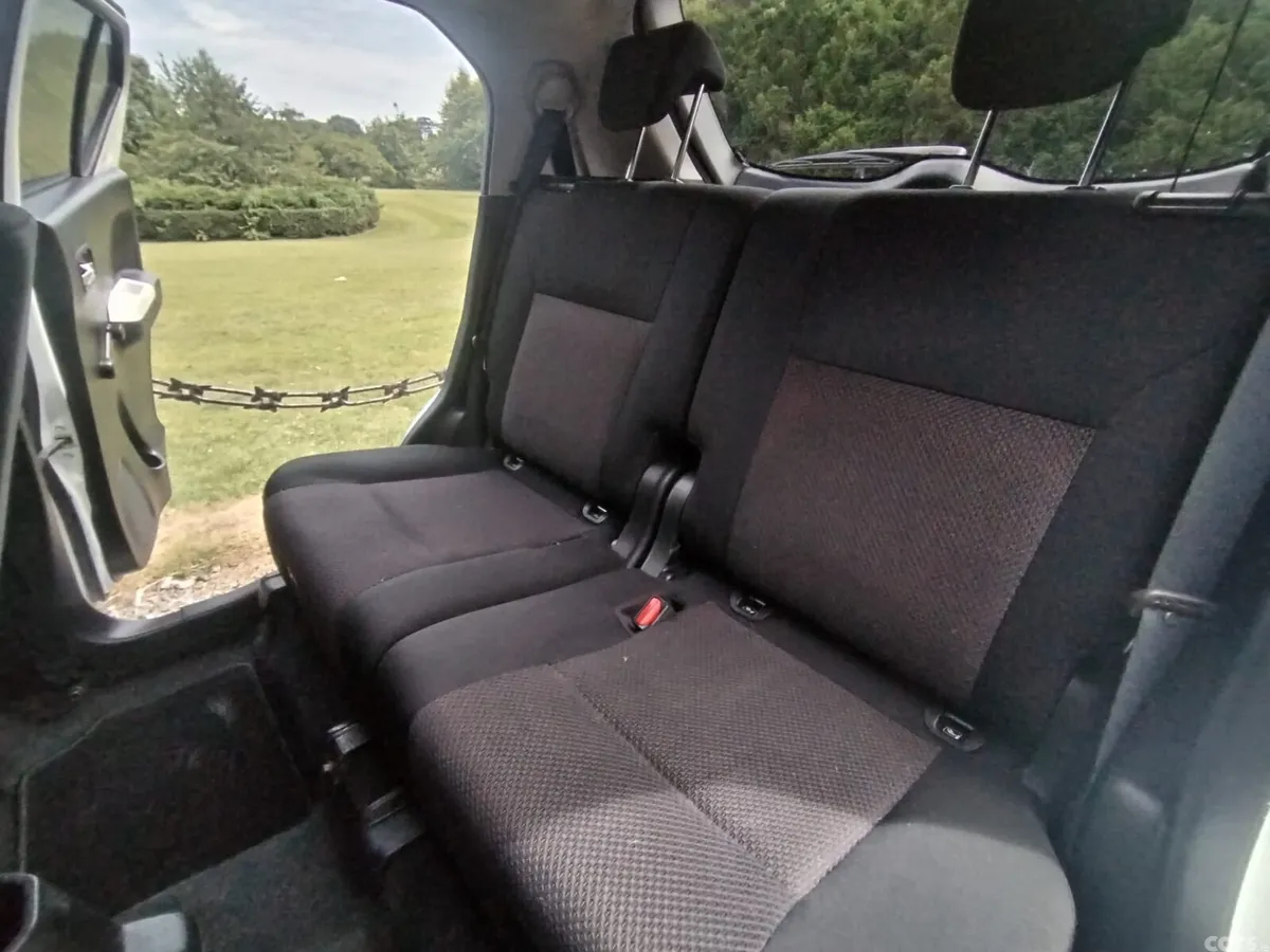 Suzuki Ignis Hatchback, Petrol, 2018, White