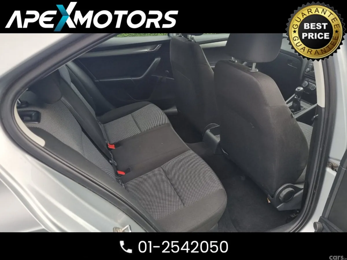 Skoda Octavia Hatchback, Diesel, 2015, Silver