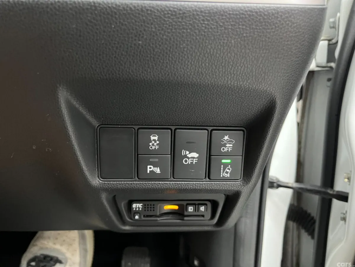 Honda Stepwagon MPV, Petrol Hybrid, 2019, White