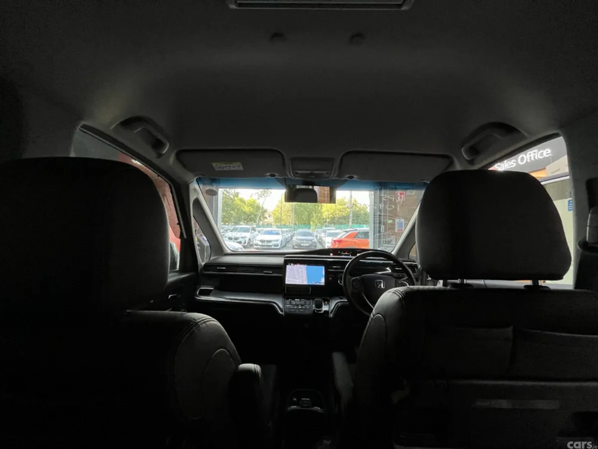 Honda Stepwagon MPV, Petrol Hybrid, 2019, White