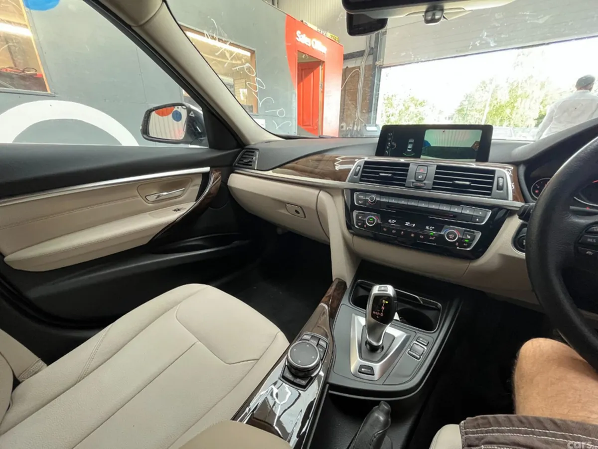 BMW 3-Series Saloon, Petrol Plug-in Hybrid, 2016, White
