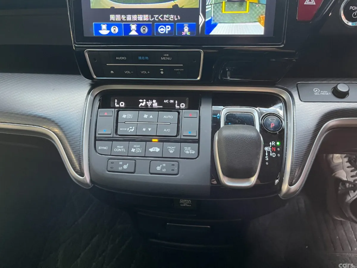 Honda Stepwagon MPV, Petrol Hybrid, 2019, White
