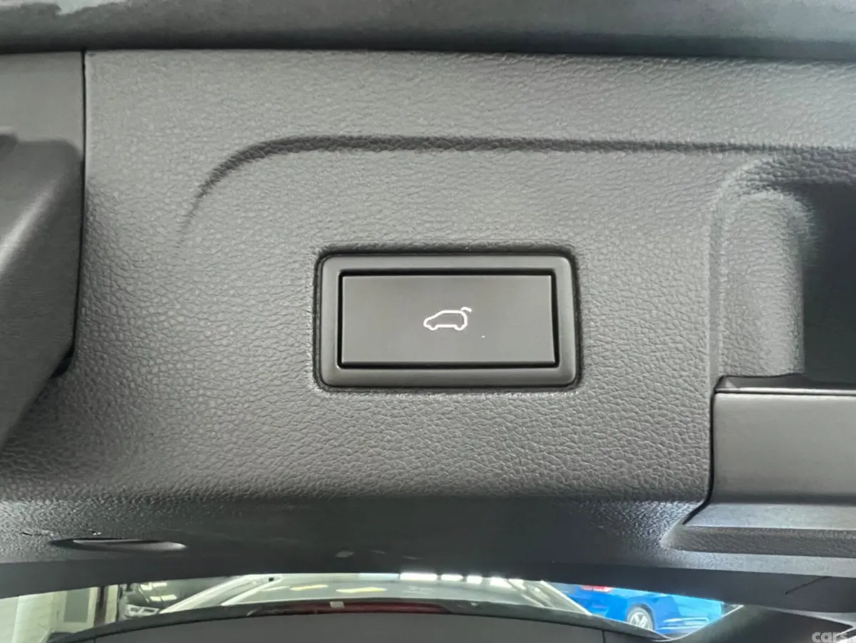 Volkswagen Touran MPV, Petrol, 2020, Grey