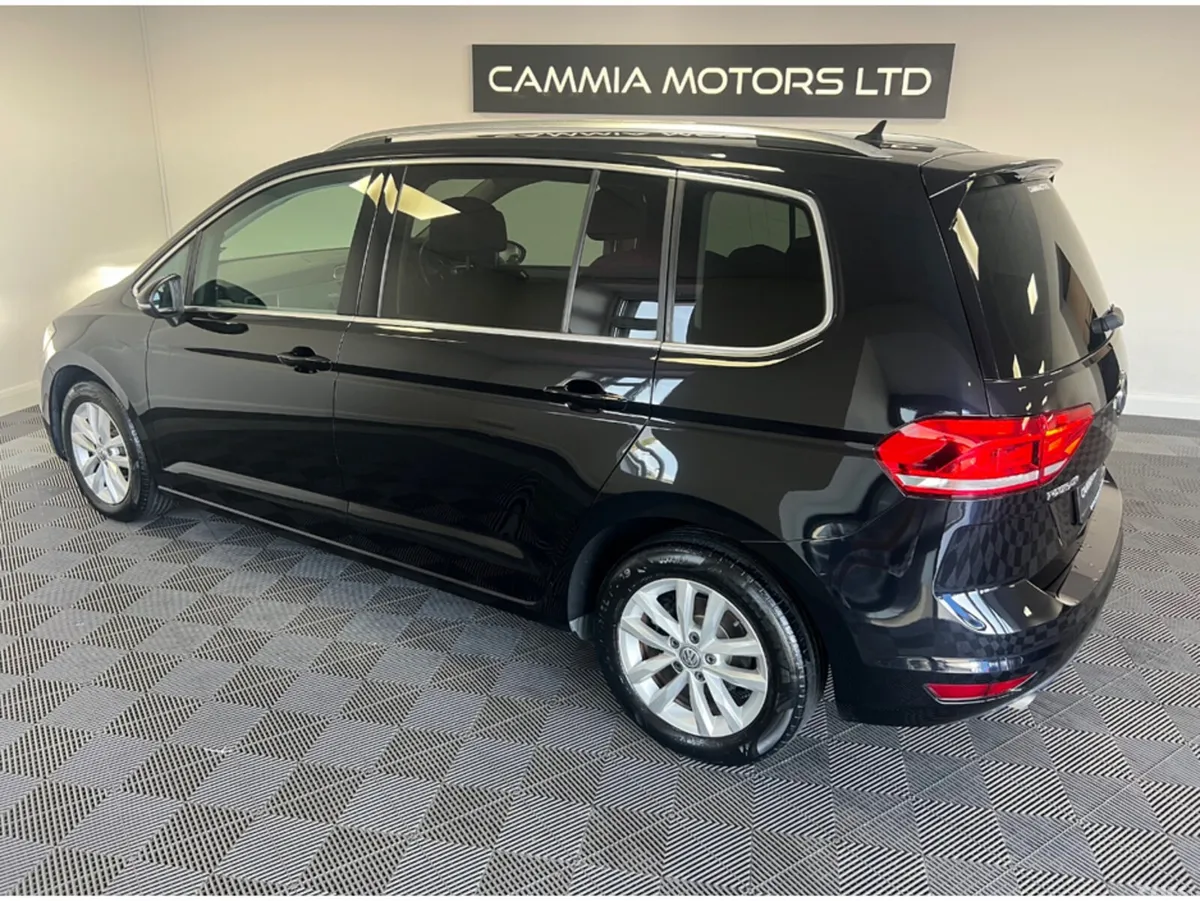 Volkswagen Touran MPV, Petrol, 2018, Black
