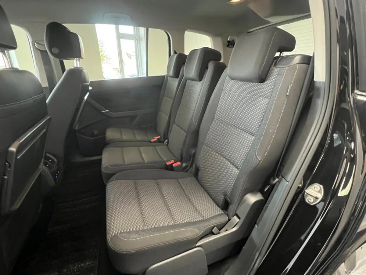 Volkswagen Touran MPV, Petrol, 2018, Black