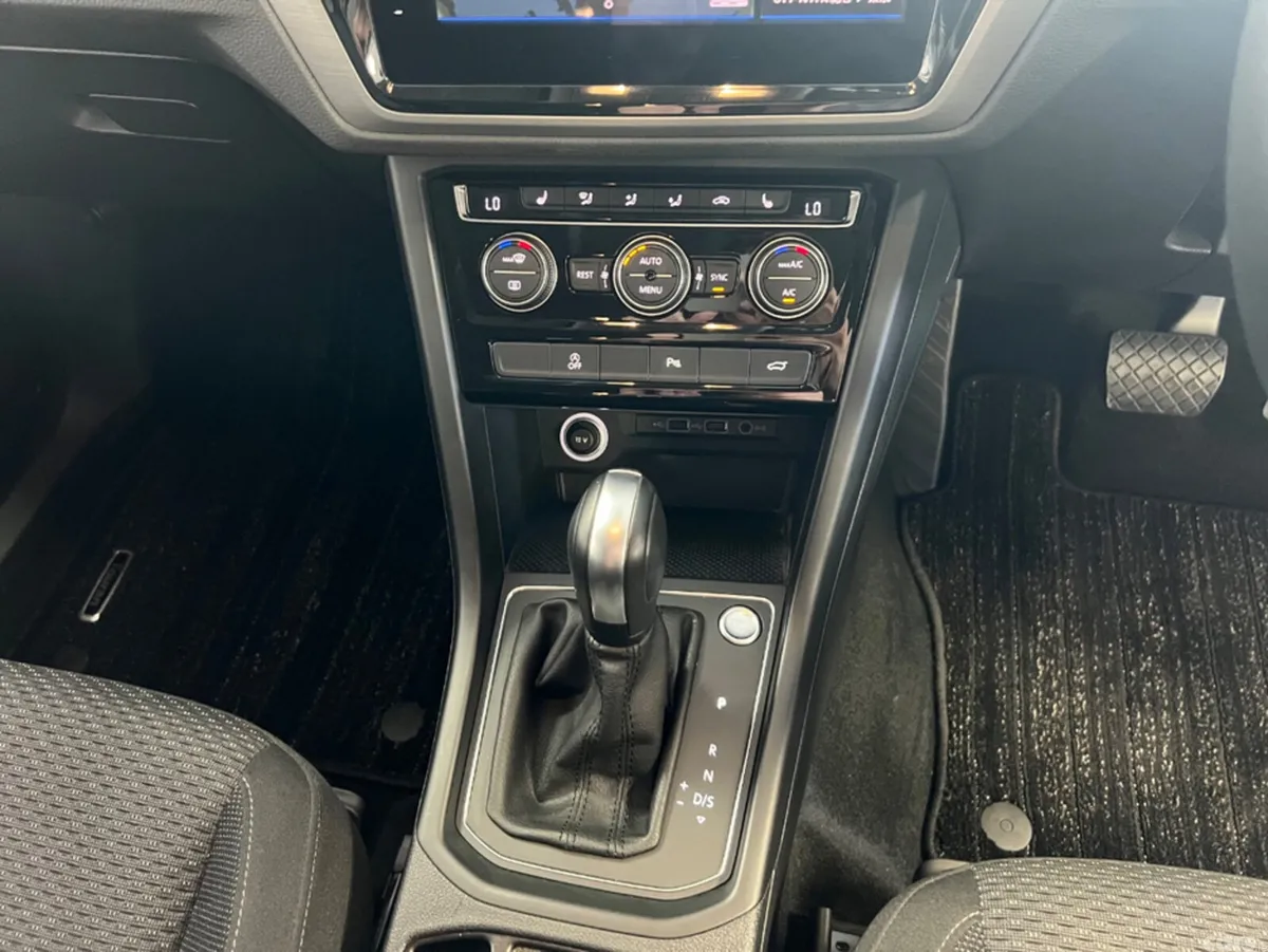 Volkswagen Touran MPV, Petrol, 2020, Grey
