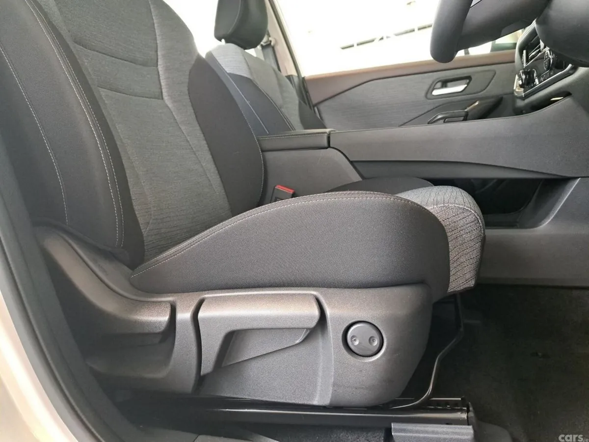 Nissan X-Trail SUV, Petrol Hybrid, 2025, Gold