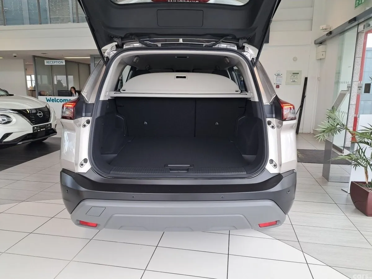 Nissan X-Trail SUV, Petrol Hybrid, 2025, Gold