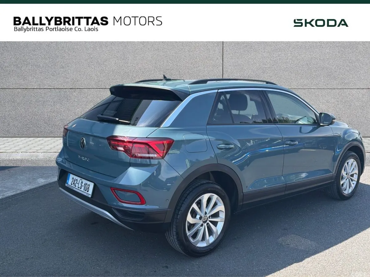 Volkswagen T-Roc SUV, Petrol, 2024, Blue