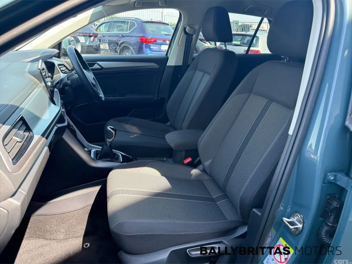 Volkswagen T-Roc SUV, Petrol, 2024, Blue
