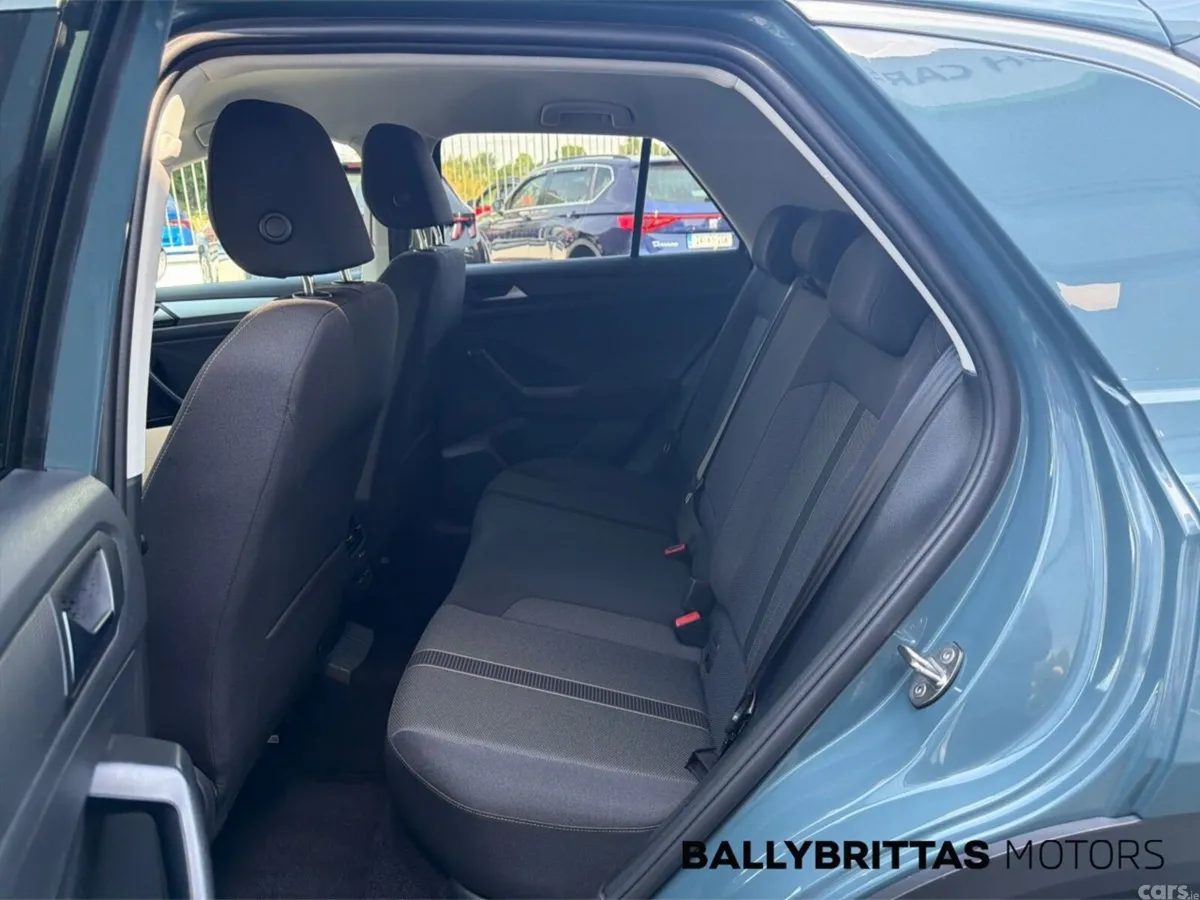 Volkswagen T-Roc SUV, Petrol, 2024, Blue