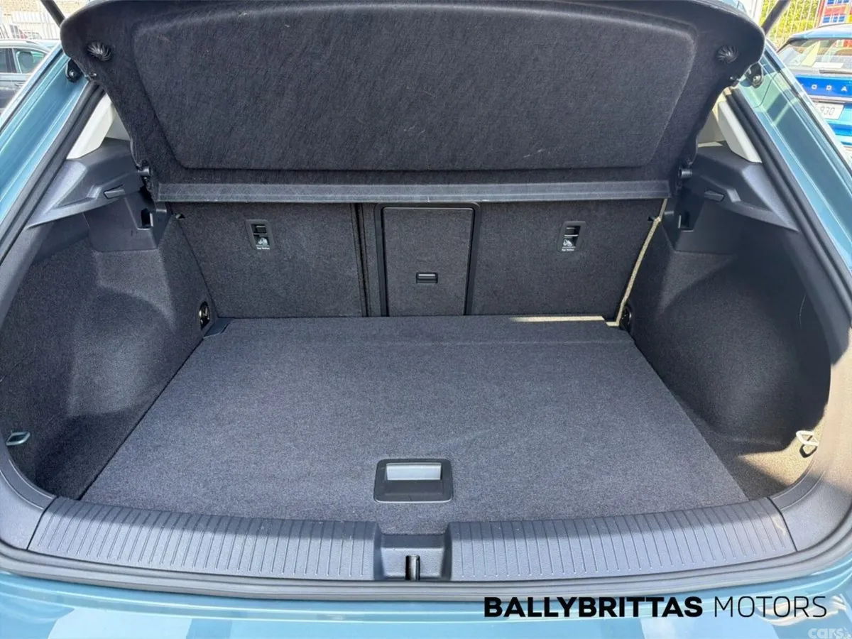 Volkswagen T-Roc SUV, Petrol, 2024, Blue