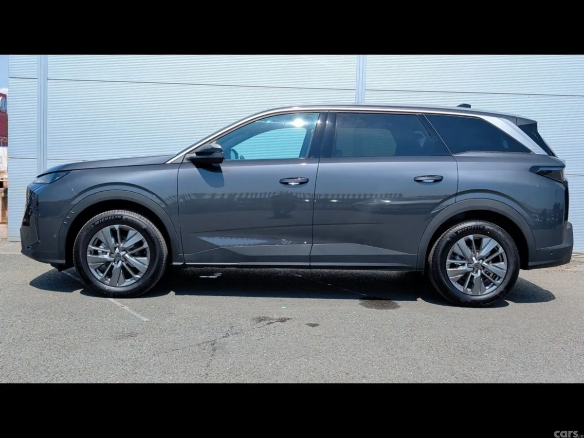 Peugeot 5008 MPV, Petrol Hybrid, 2026, Grey