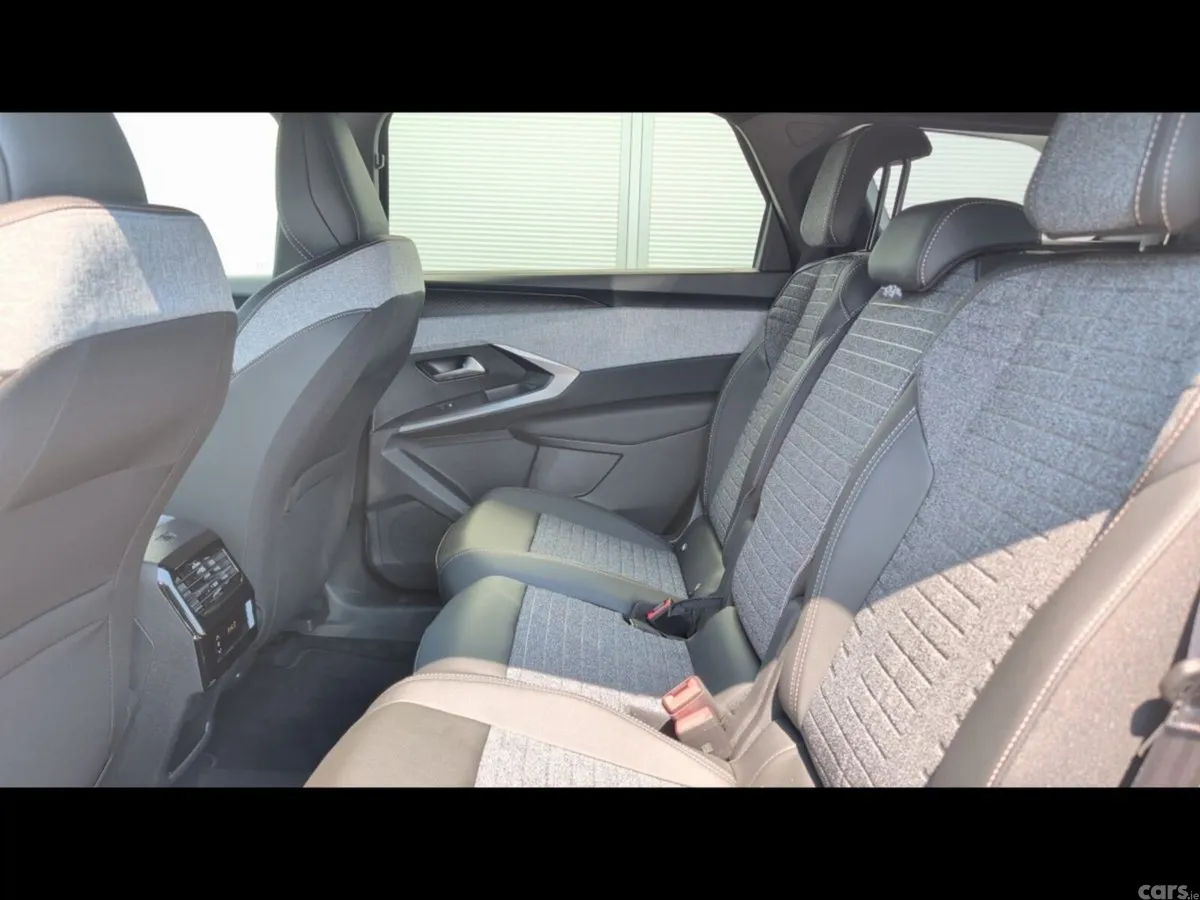 Peugeot 5008 MPV, Petrol Hybrid, 2026, Grey