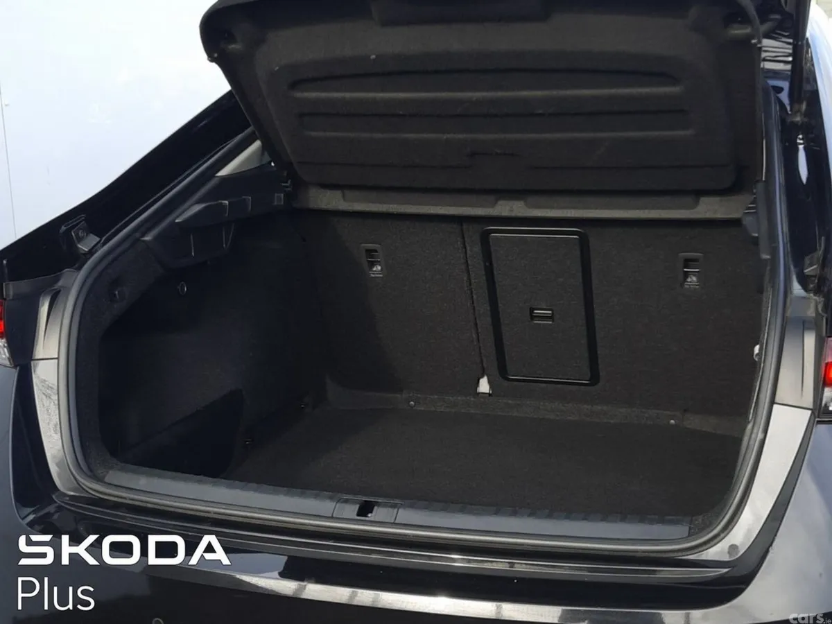 Skoda Octavia Saloon, Diesel, 2024, Black