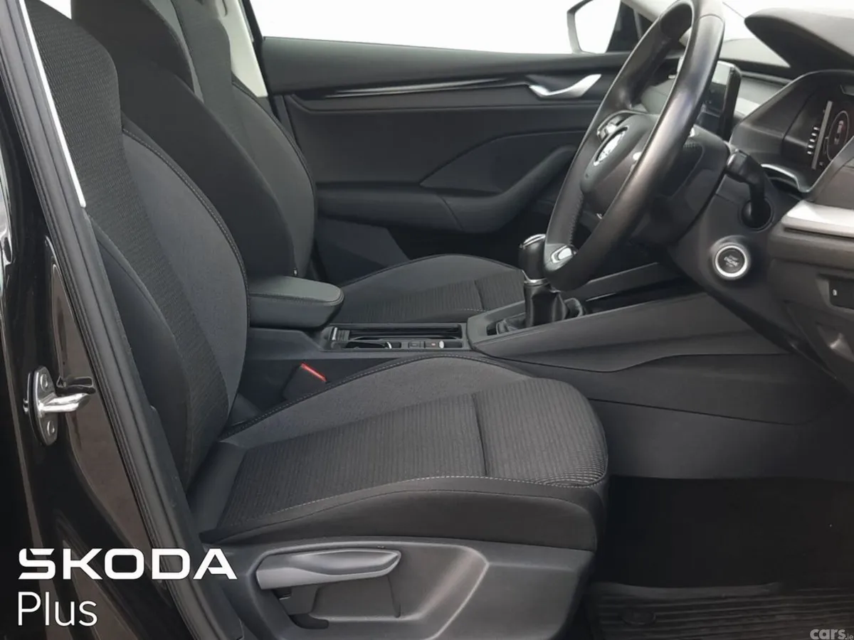 Skoda Octavia Saloon, Diesel, 2024, Black