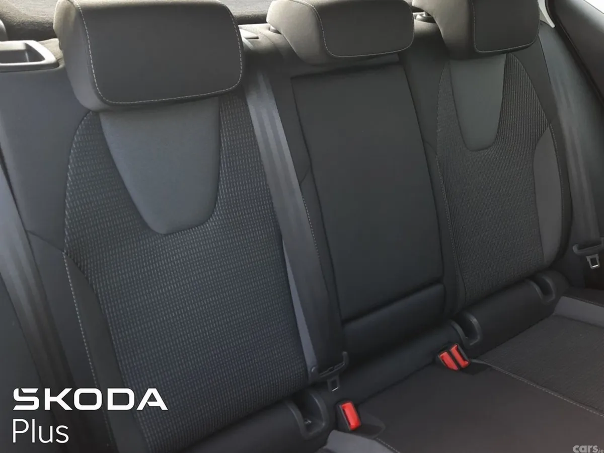 Skoda Octavia Saloon, Diesel, 2024, Black