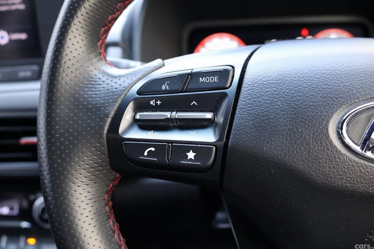 Hyundai KONA MPV, Petrol, 2022, Red