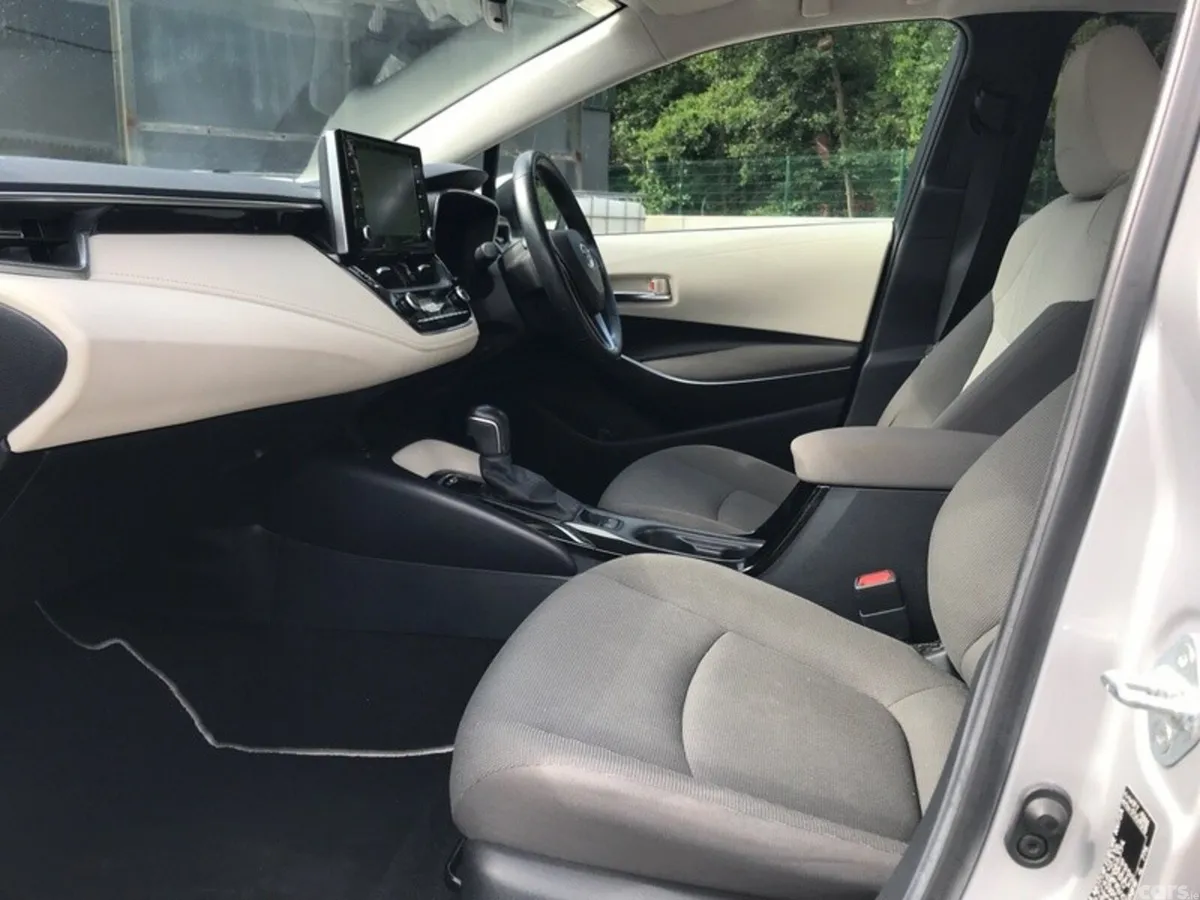 Toyota Corolla Saloon, Petrol Hybrid, 2021, Grey