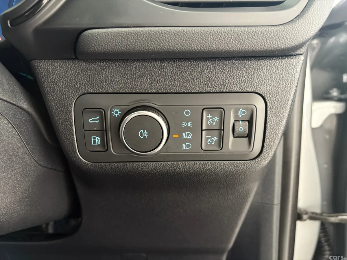 Ford Kuga SUV, Petrol Hybrid, 2024, Silver