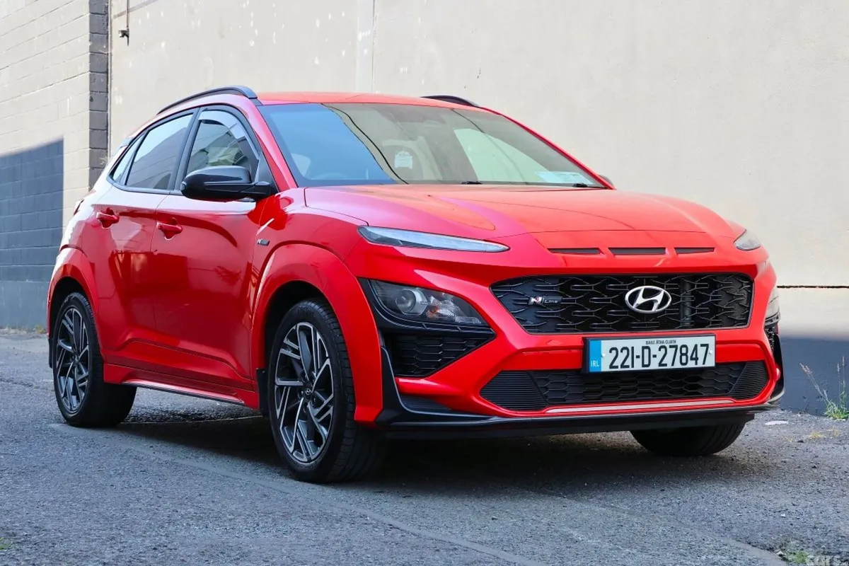 Hyundai KONA MPV, Petrol, 2022, Red