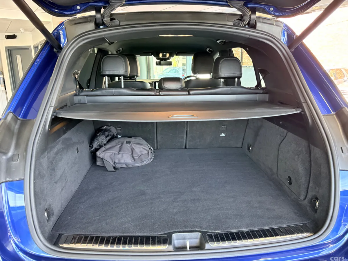 Mercedes-Benz GLE SUV, Diesel Plug-in Hybrid, 2021, Blue