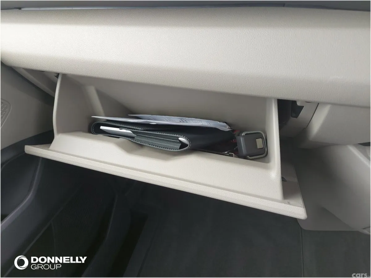 Volkswagen Multivan Estate, Petrol Hybrid, 2026, Black