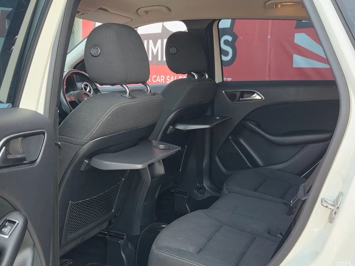 Mercedes-Benz B-Class Hatchback, Petrol, 2013, White