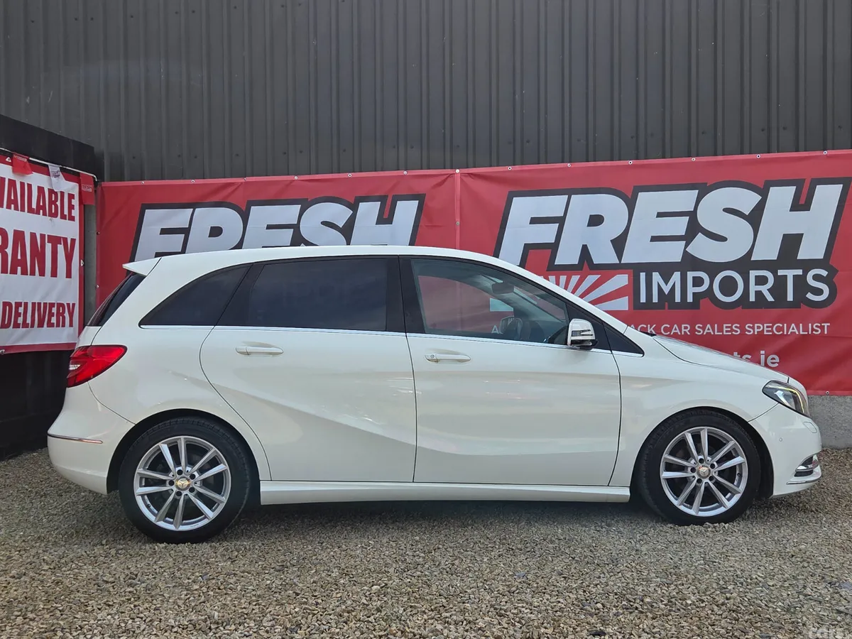 Mercedes-Benz B-Class Hatchback, Petrol, 2013, White