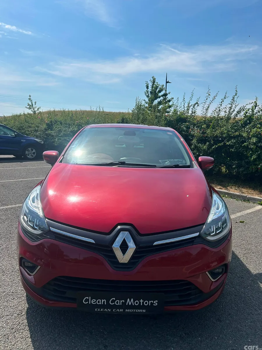 Renault Clio Hatchback, Petrol, 2018, Red